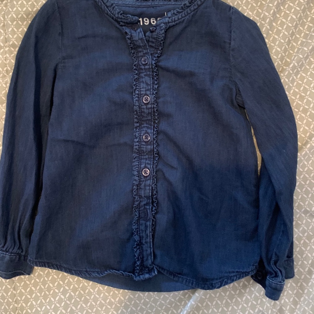 Gap button up shirt